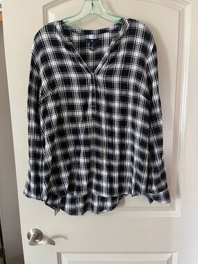 GAP Black and White Plaid Button-Front Henley Shirt